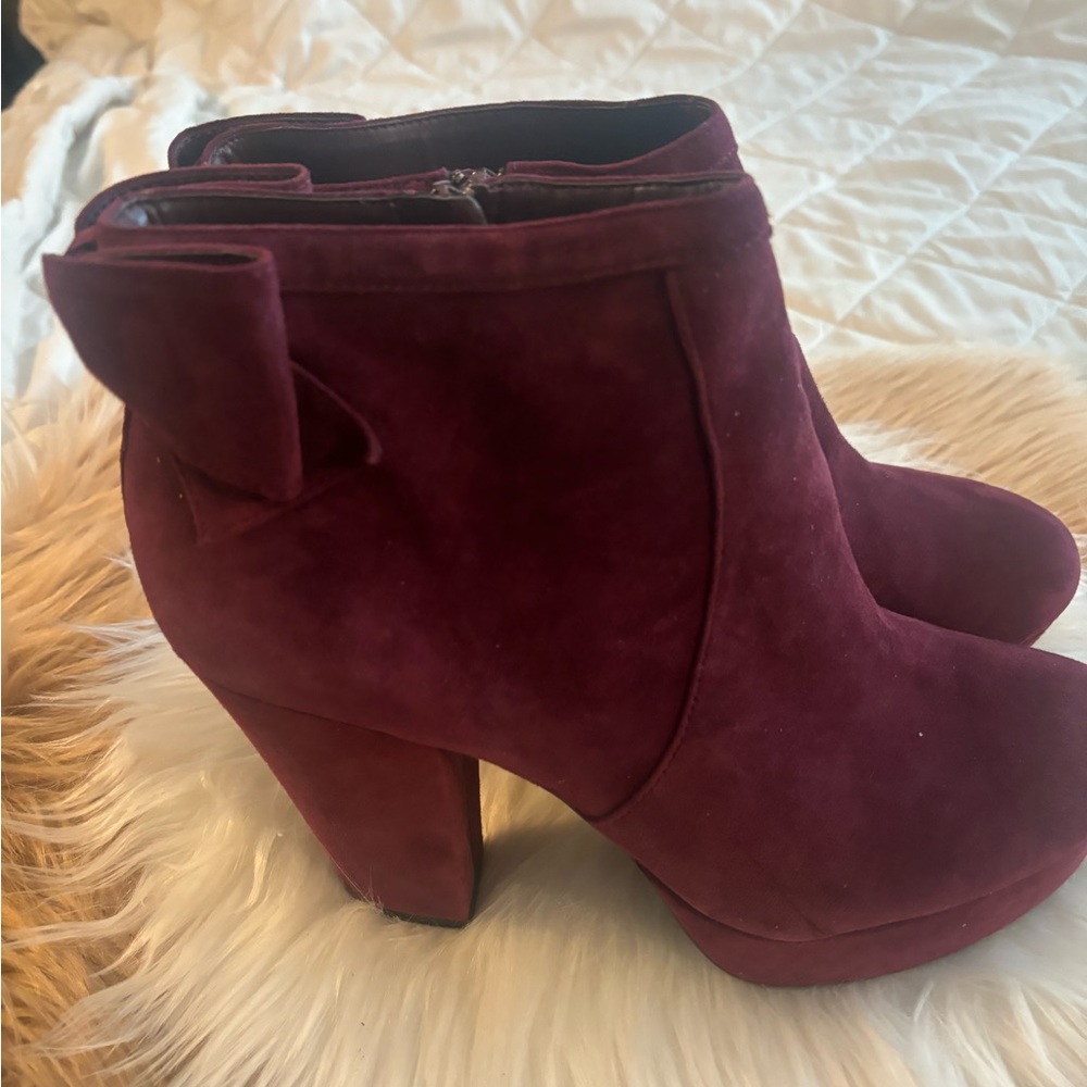 GIANNI BINI LADIES BURGUNDY SUEDE ANKLE HEEL BOOT. - Picture 4 of 7